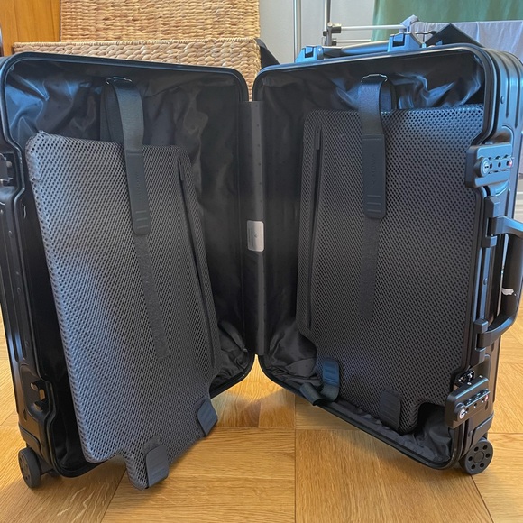 RIMOWA original cabin suitcase carry-on - Picture 7 of 9